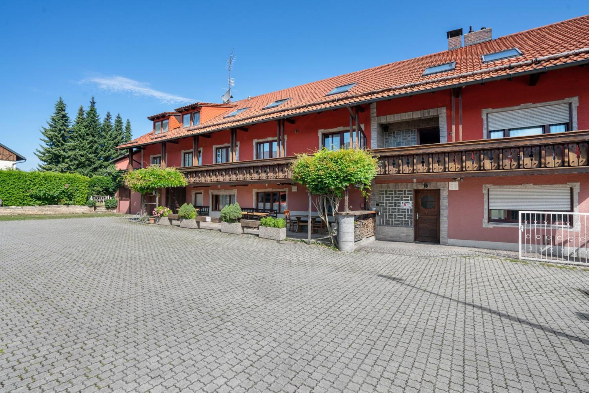 Hotel Knoedelhof Putzbrunn Exterior foto